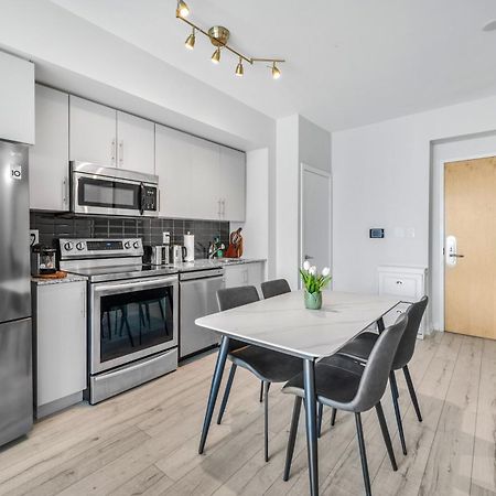 Luxury Downtown Toronto 2 Bedroom Suite With City And Lake Views And Free Parking エクステリア 写真