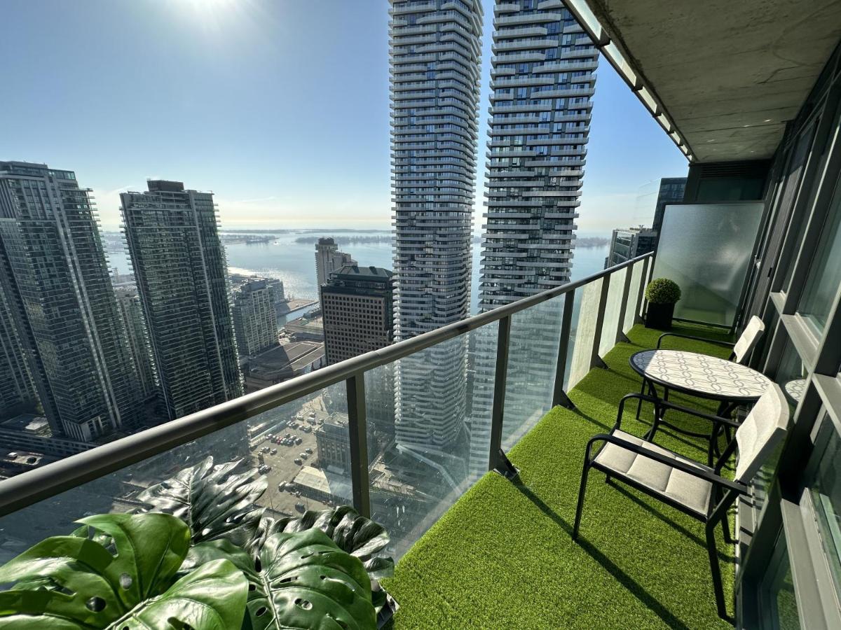 Luxury Downtown Toronto 2 Bedroom Suite With City And Lake Views And Free Parking エクステリア 写真