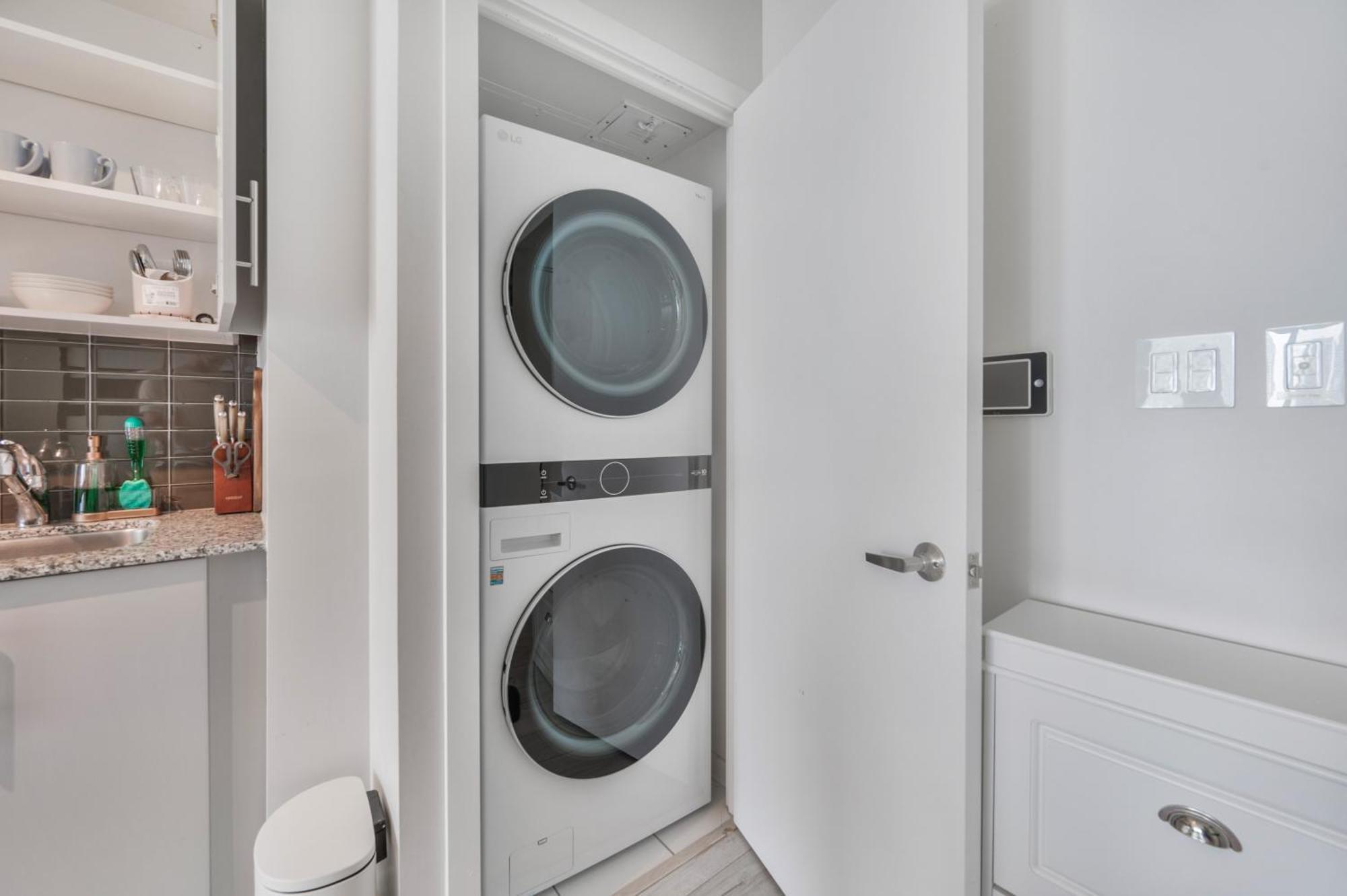 Luxury Downtown Toronto 2 Bedroom Suite With City And Lake Views And Free Parking エクステリア 写真