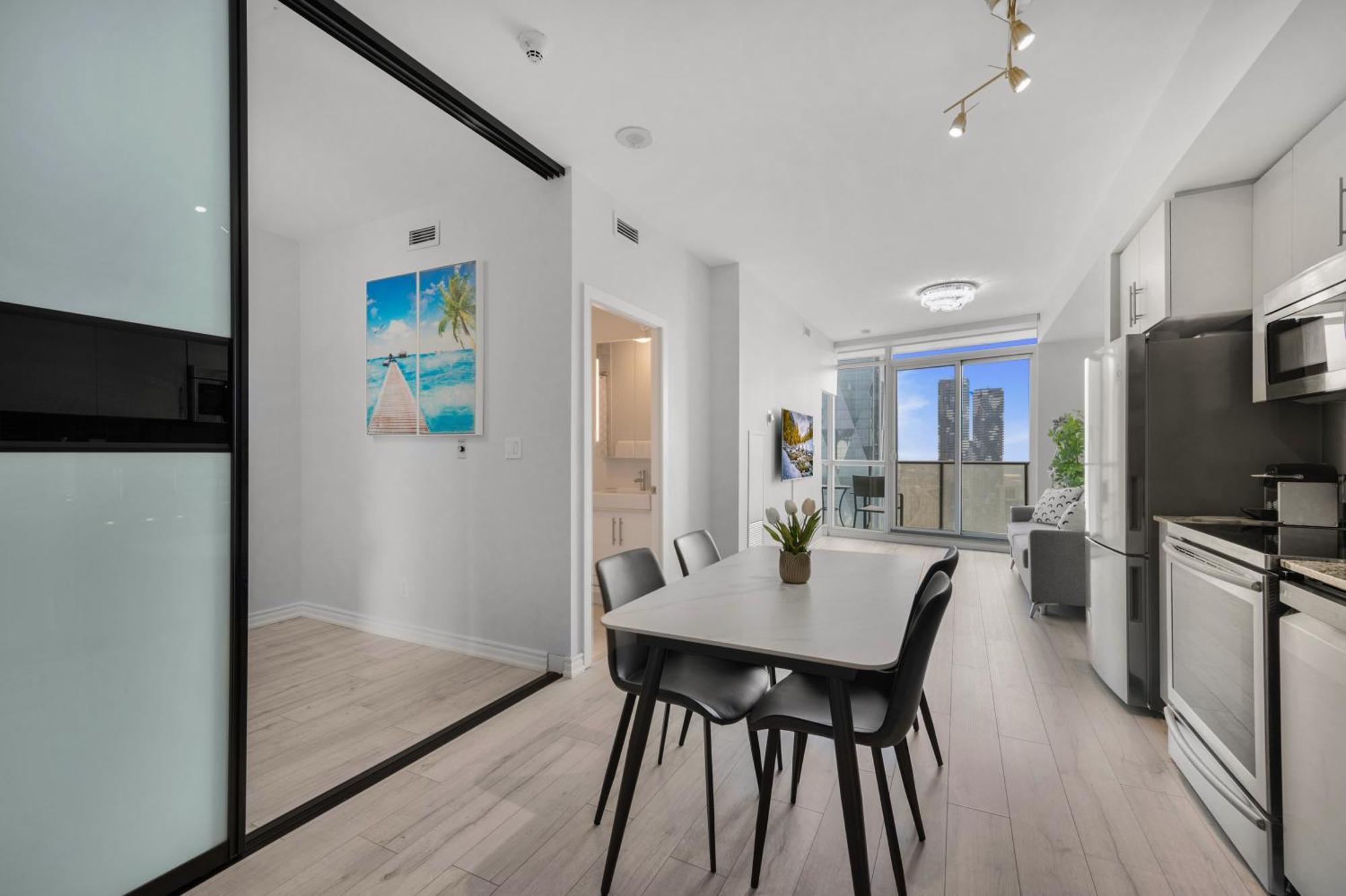 Luxury Downtown Toronto 2 Bedroom Suite With City And Lake Views And Free Parking エクステリア 写真