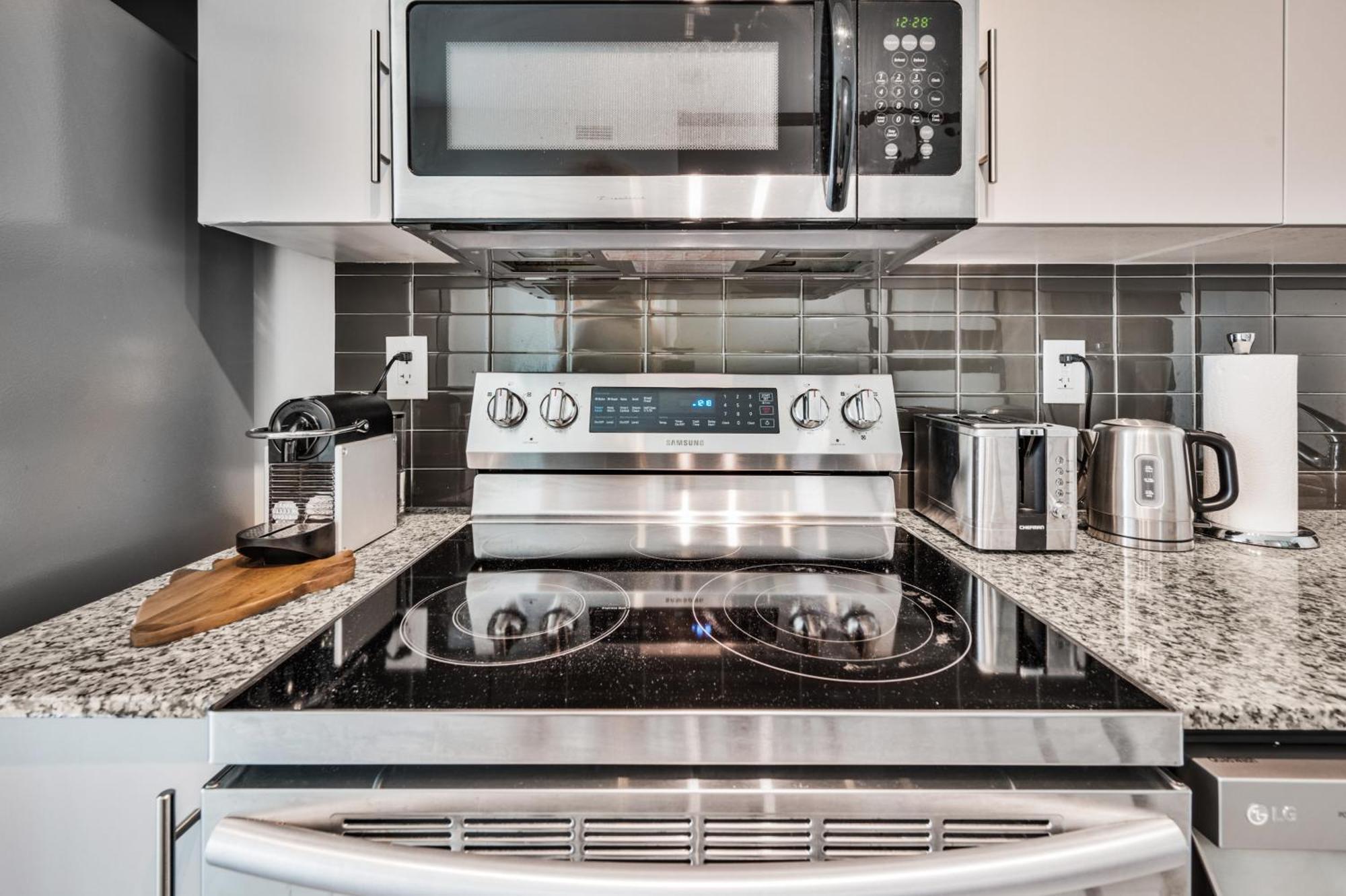 Luxury Downtown Toronto 2 Bedroom Suite With City And Lake Views And Free Parking エクステリア 写真